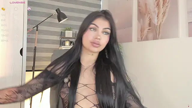 Snapshot of EmmyKenner chatting on October 30, 2025, 11:08 am EmmyKenner online show from October 30, 2025, 11:08 am