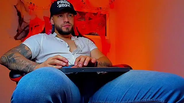 Snapshot of DIMITRI_MASTEER chatting on October 19, 2025, 9:50 pm DIMITRI MASTEER online show from October 19, 2025, 9:50 pm