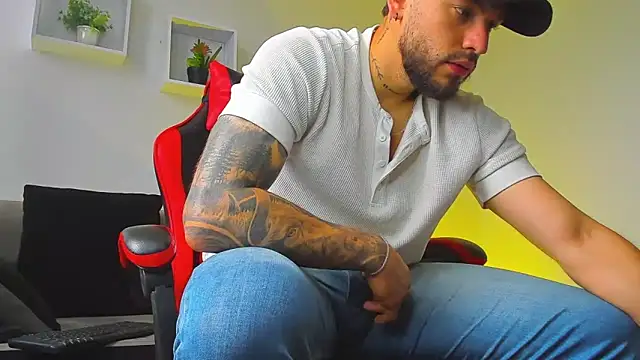 Snapshot of DIMITRI_MASTEER chatting on October 5, 2025, 4:53 pm DIMITRI MASTEER online show from October 5, 2025, 4:53 pm