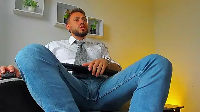 Snapshot of DIMITRI_MASTEER chatting on September 15, 2025, 8:42 pm DIMITRI MASTEER online show from September 15, 2025, 8:42 pm