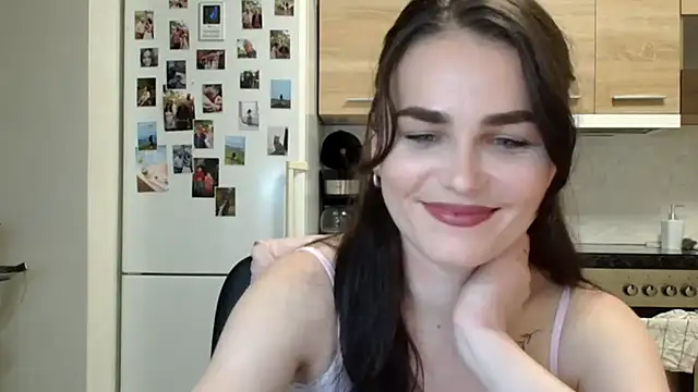 Silviaa a online show from December 1, 2025, 8:10 pm