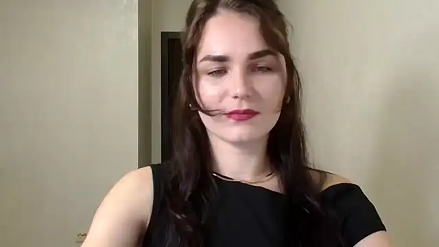 Silviaa a online show from September 22, 2025, 6:36 pm