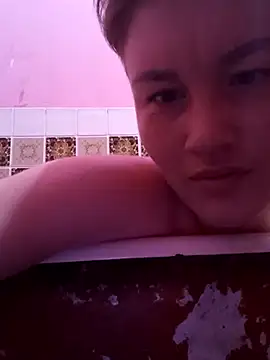 MoonIrene online show from February 20, 2026, 4:42 pm