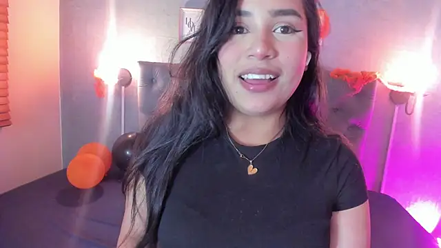 Snapshot of GiannaSlimJB chatting on October 5, 2025, 3:19 am GiannaSlimJB online show from October 5, 2025, 3:19 am