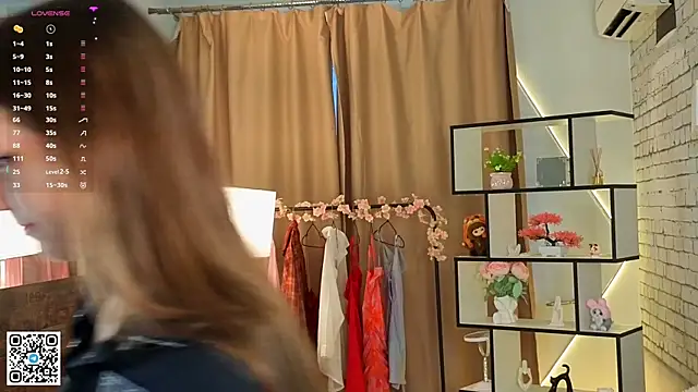 PetraHambelton online show from September 26, 2025, 4:08 am