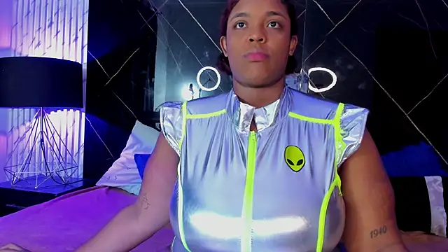 Alaia Gutierrez online show from October 10, 2025, 8:42 pm