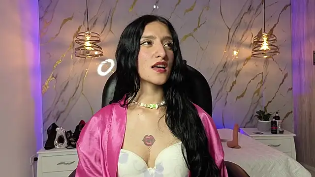 Scaarlettfox online show from December 4, 2025, 3:38 am