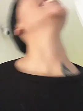 Scaarlettfox online show from April 17, 2026, 8:44 pm