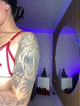 Scaarlettfox online show from October 6, 2025, 7:58 pm