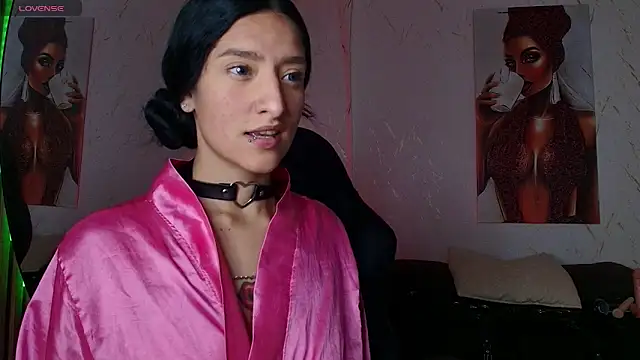 Scaarlettfox online show from November 10, 2025, 7:41 pm