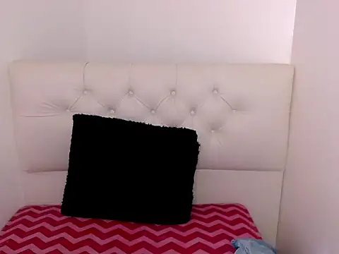 x isabella x online show from August 4, 2026, 8:35 pm
