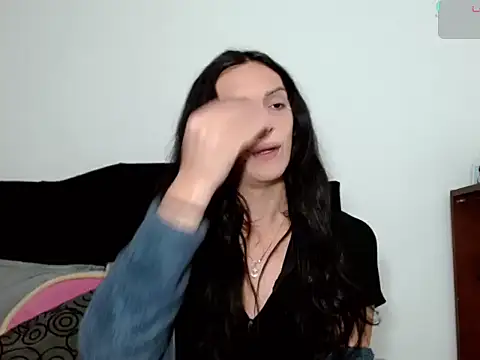 x isabella x online show from December 4, 2025, 3:33 pm