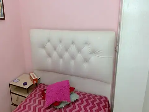 Snapshot of x_isabella_x chatting on February 13, 2026, 8:09 pm x isabella x online show from February 13, 2026, 8:09 pm