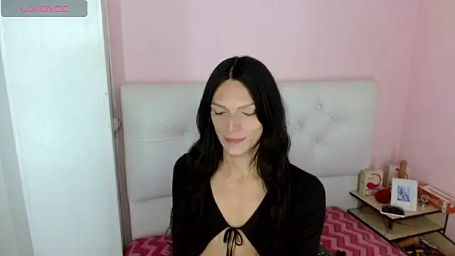 Snapshot of x_isabella_x chatting on February 11, 2026, 6:41 pm x isabella x online show from February 11, 2026, 6:41 pm