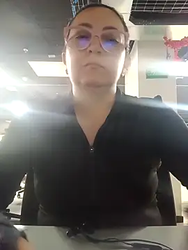 Snapshot of Romina693 chatting on October 20, 2025, 6:15 am Romina693 online show from October 20, 2025, 6:15 am