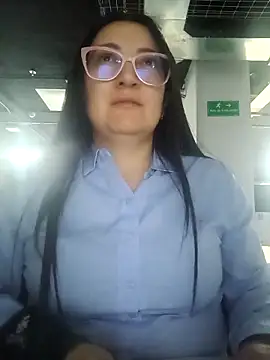 Snapshot of Romina693 chatting on October 2, 2025, 6:28 am Romina693 online show from October 2, 2025, 6:28 am