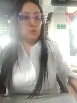 Snapshot of Romina693 chatting on October 24, 2025, 6:12 am Romina693 online show from October 24, 2025, 6:12 am