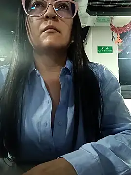 Snapshot of Romina693 chatting on October 30, 2025, 5:50 am Romina693 online show from October 30, 2025, 5:50 am