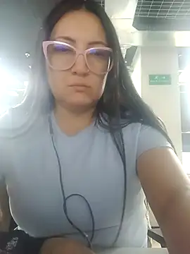 Snapshot of Romina693 chatting on September 28, 2025, 6:09 am Romina693 online show from September 28, 2025, 6:09 am