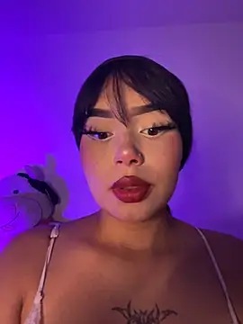 Snapshot of lucialauper_ chatting on October 18, 2025, 2:24 am lucialauper  online show from October 18, 2025, 2:24 am