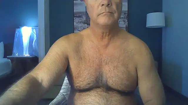 Snapshot of cyclone1212 chatting on April 22, 2026, 11:17 am cyclone1212 online show from April 22, 2026, 11:17 am
