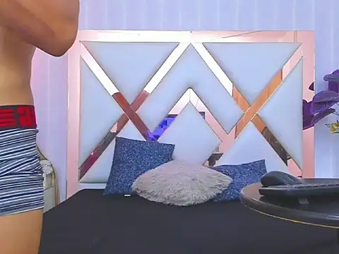 KailinANDrihky online show from September 9, 2025, 1:42 pm