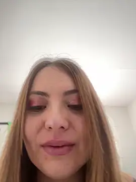 Snapshot of KatteAdams chatting on September 11, 2025, 8:20 pm KatteAdams online show from September 11, 2025, 8:20 pm