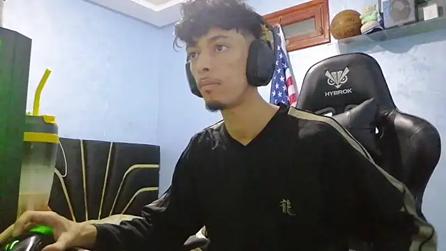 Snapshot of Dark_DesireX chatting on October 22, 2025, 4:39 pm Dark DesireX online show from October 22, 2025, 4:39 pm