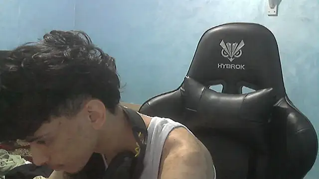 Snapshot of Dark_DesireX chatting on October 7, 2025, 4:19 pm Dark DesireX online show from October 7, 2025, 4:19 pm