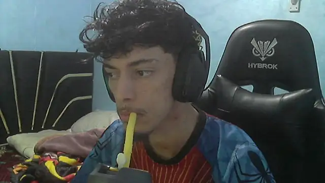 Snapshot of Dark_DesireX chatting on October 31, 2025, 3:30 pm Dark DesireX online show from October 31, 2025, 3:30 pm