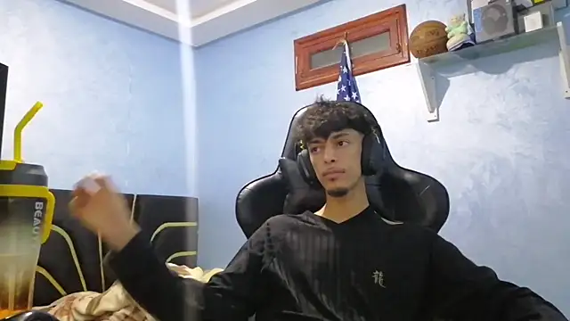 Snapshot of Dark_DesireX chatting on October 17, 2025, 8:21 pm Dark DesireX online show from October 17, 2025, 8:21 pm