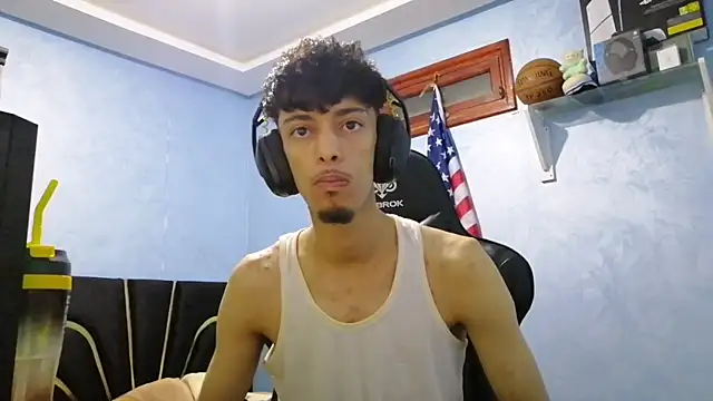 Snapshot of Dark_DesireX chatting on October 20, 2025, 4:07 pm Dark DesireX online show from October 20, 2025, 4:07 pm