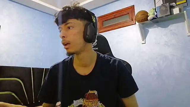 Snapshot of Dark_DesireX chatting on October 2, 2025, 3:15 pm Dark DesireX online show from October 2, 2025, 3:15 pm