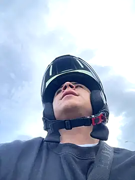 Snapshot of MR_MUSCLE chatting on October 2, 2025, 11:13 am MR MUSCLE online show from October 2, 2025, 11:13 am