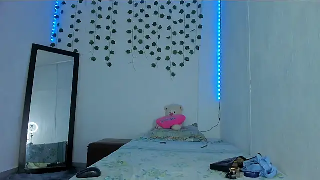 Snapshot of PureFire20 chatting on October 14, 2025, 11:22 am PureFire20 online show from October 14, 2025, 11:22 am