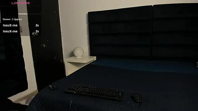 CHARLOTTE KNOX online show from October 27, 2025, 11:49 pm