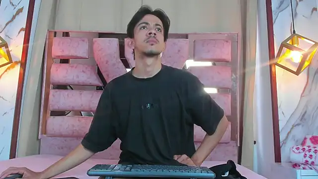 kameron and Nick online show from December 14, 2025, 7:52 pm