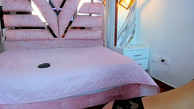 Snapshot of kameron_and_Nick chatting on October 21, 2025, 8:08 pm kameron and Nick online show from October 21, 2025, 8:08 pm