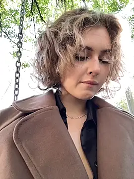 Snapshot of KellyKeler chatting on October 1, 2025, 12:20 pm KellyKeler online show from October 1, 2025, 12:20 pm