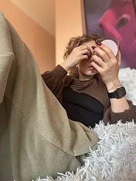 Snapshot of KellyKeler chatting on October 23, 2025, 10:36 am KellyKeler online show from October 23, 2025, 10:36 am