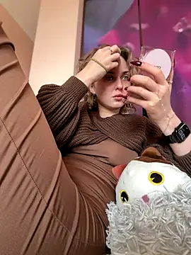 Snapshot of KellyKeler chatting on October 22, 2025, 10:04 am KellyKeler online show from October 22, 2025, 10:04 am