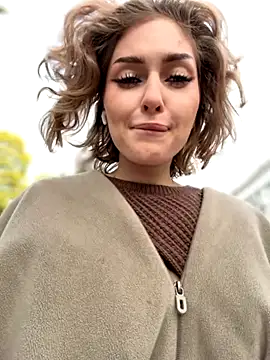 Snapshot of KellyKeler chatting on October 16, 2025, 1:30 pm KellyKeler online show from October 16, 2025, 1:30 pm