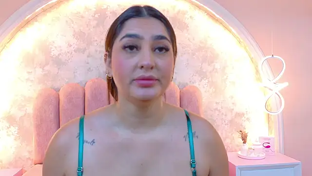 Snapshot of JasmineRhodes chatting on January 9, 2026, 1:18 pm JasmineRhodes online show from January 9, 2026, 1:18 pm