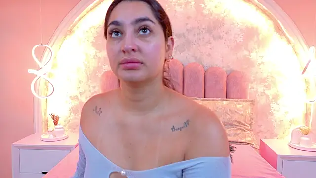 JasmineRhodes online show from April 10, 2026, 12:23 pm