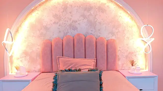 Snapshot of JasmineRhodes chatting on November 3, 2025, 1:04 pm JasmineRhodes online show from November 3, 2025, 1:04 pm