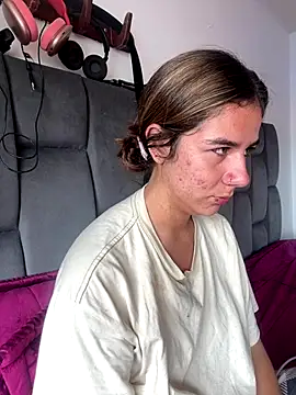 AllieYourGirl online show from December 19, 2025, 1:46 pm