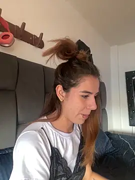 AllieYourGirl online show from November 24, 2025, 7:03 pm