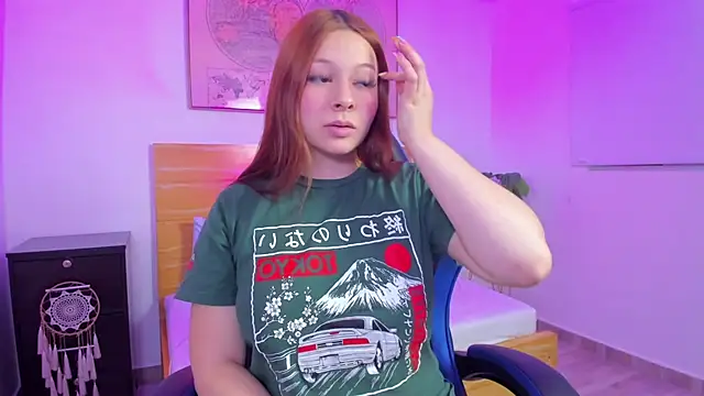 kitty sweeety  online show from April 17, 2026, 7:49 pm