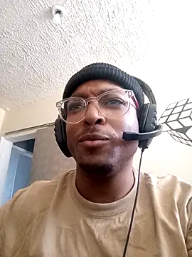 Snapshot of The_DonDadda chatting on October 17, 2025, 7:33 am The DonDadda online show from October 17, 2025, 7:33 am