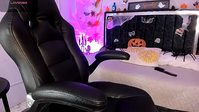 Snapshot of SwettRenata_ chatting on October 27, 2025, 12:28 pm SwettRenata  online show from October 27, 2025, 12:28 pm